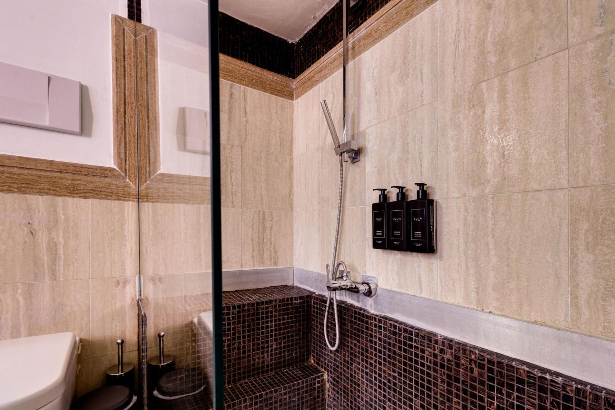 Piazza Farnese Luxury Suites Rome Exterior photo
